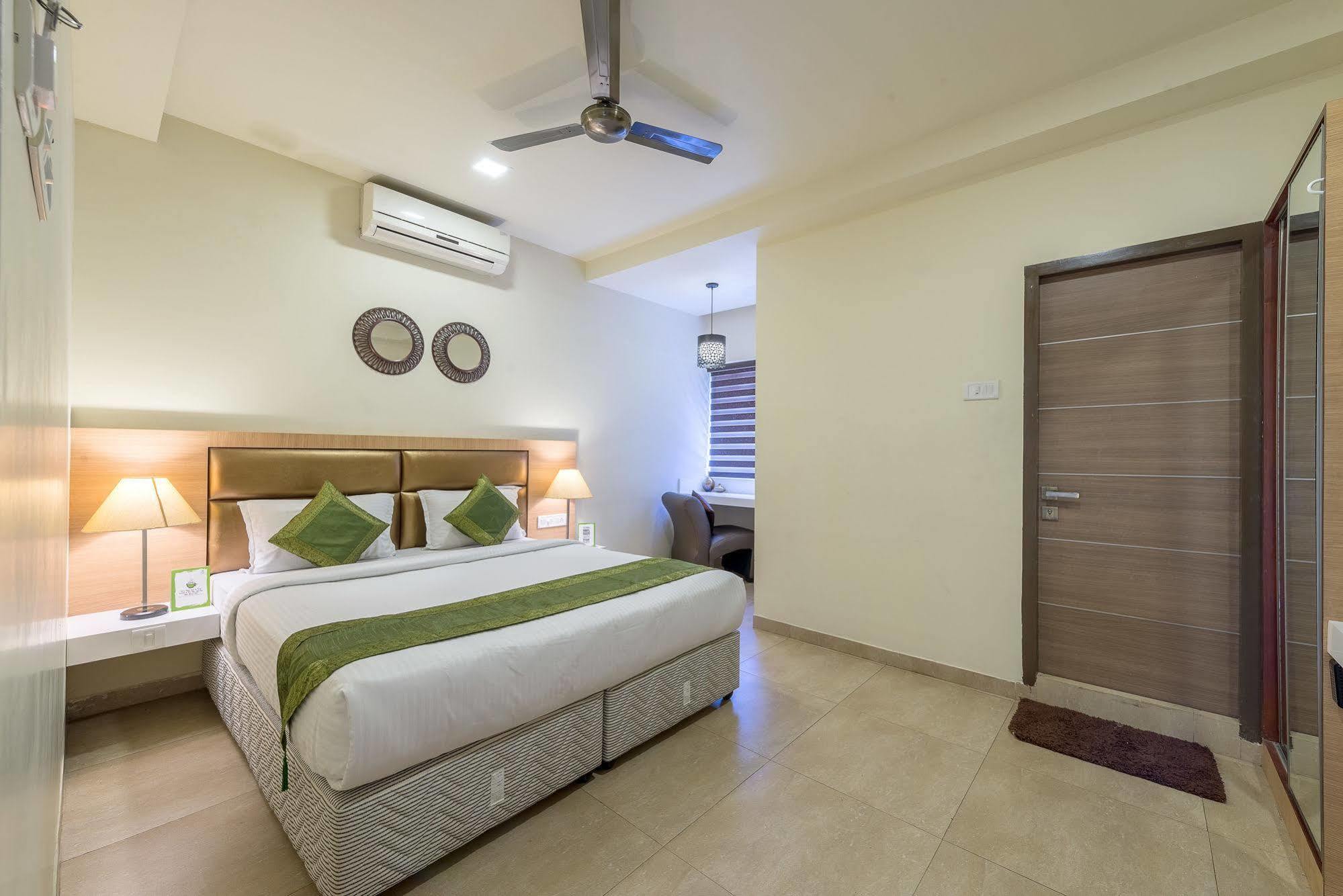 Treebo Nestlay Airport Alandur Hotel Ченай Екстериор снимка