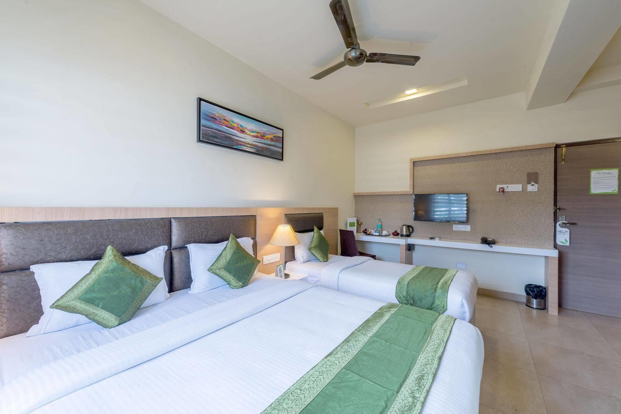 Treebo Nestlay Airport Alandur Hotel Ченай Екстериор снимка